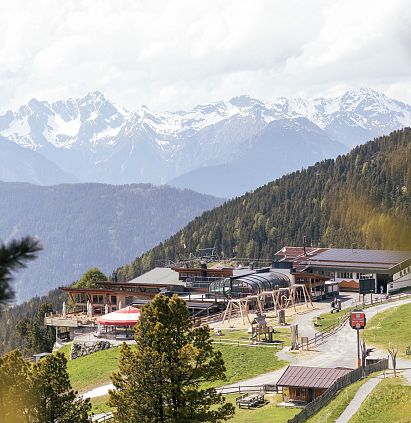 Hochzeiger cable cars - Zeigerrestaurant