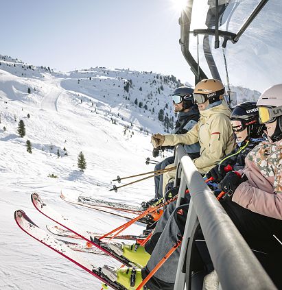 Hochzeiger-Panoramabahn-Zirbenbahn ski area