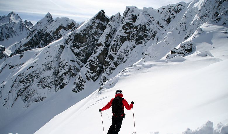 gefuehrte-freeridetouren-mit-der-skischule-hochzeiger