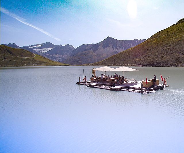 Flossfahrt am Rifflsee