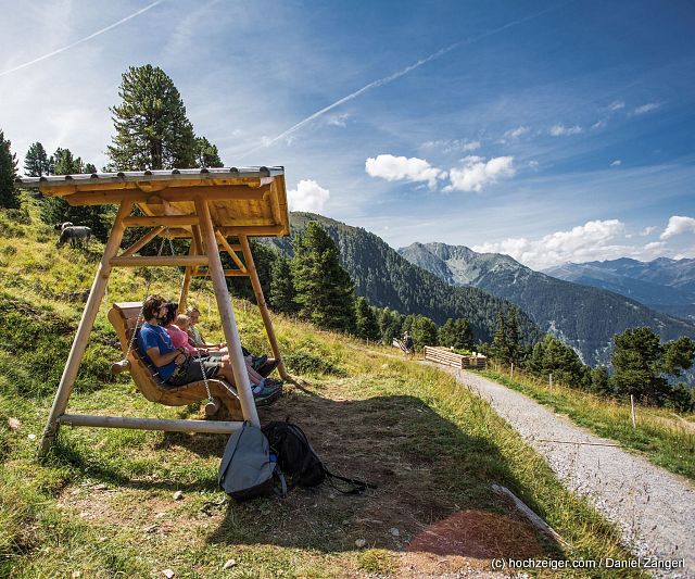 -hochzeiger-bergbahnen-daniel-zangerl-familienwanderung-am-hochzeiger-jerzens-2020-12-23-1-2