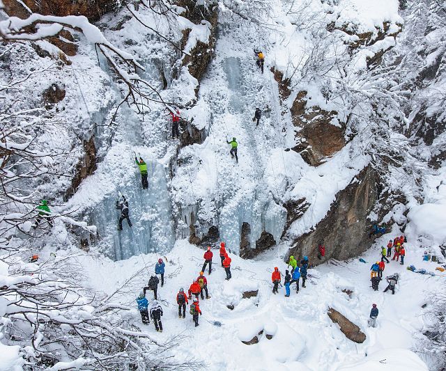 eisklettern-in-der-pitztaler-bergwelt-2