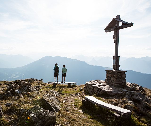 hochzeiger-bergbahnen-wandern-am-sechszeiger