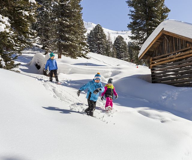 hochzeiger-schneeschuhwandern-mit-der-familie-10