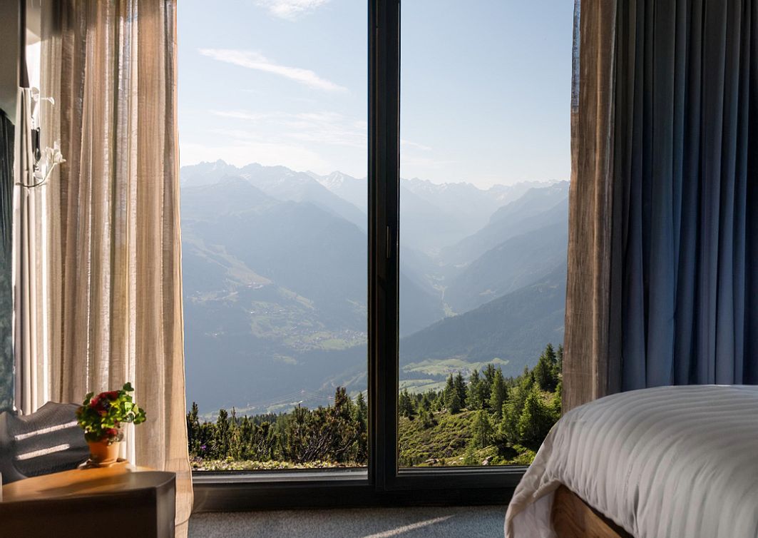 hotelzimmer-mit-ausblick-32