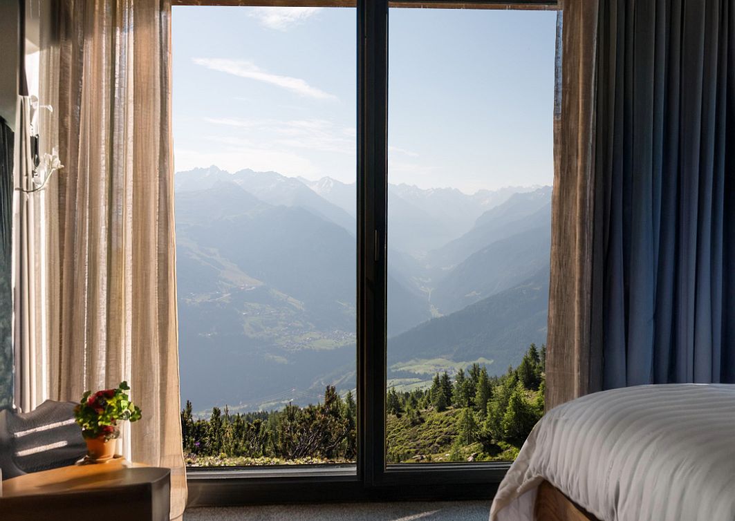 hotelzimmer-mit-ausblick-54