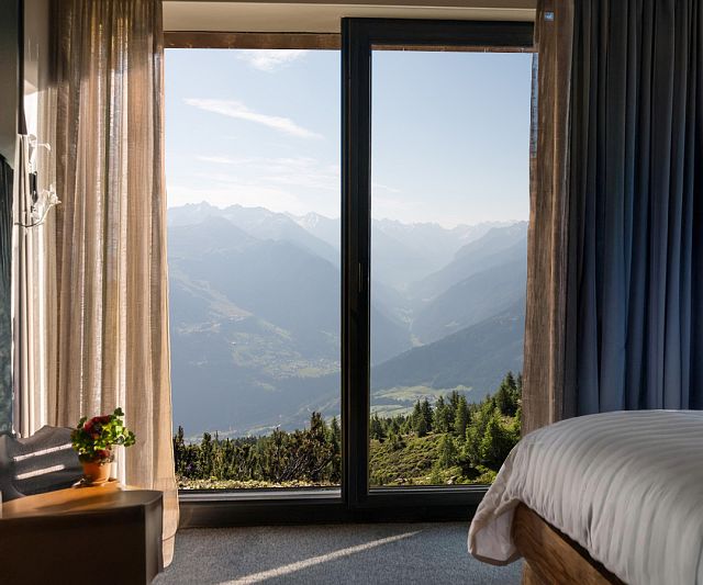 hotelzimmer-mit-ausblick-7