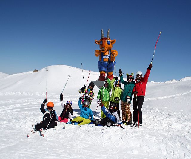 kinderskikurs-im-skigebiet-hochzeiger-6