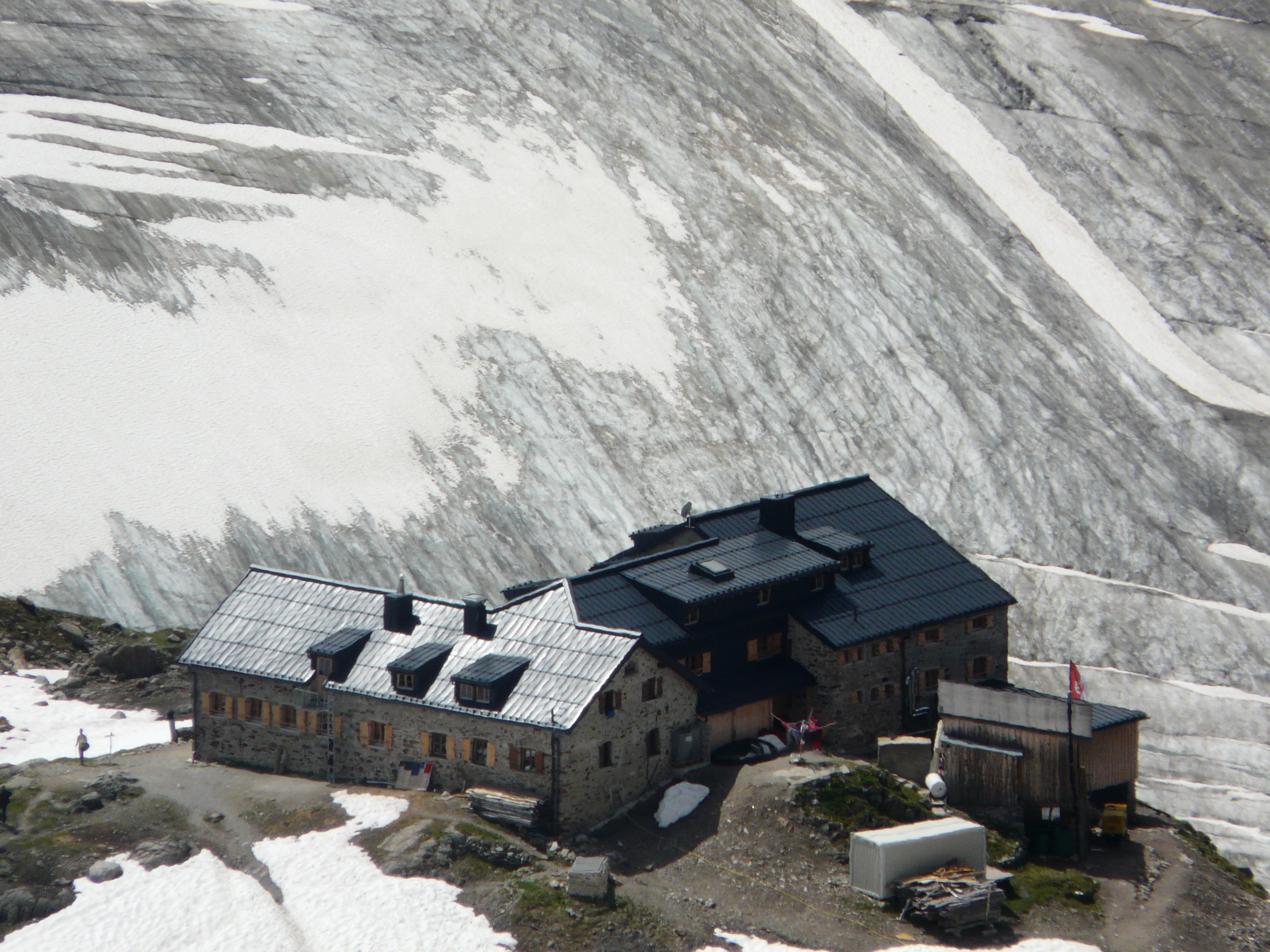 Braunschweiger Hütte and Mittelbergferner Glacier