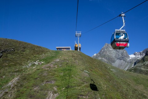 Gondola Uphill Ride towards Rifflsee