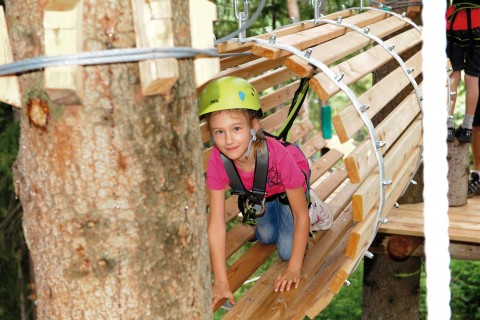 Der Hochseilgarten im Pitztal ist bestens für Familien geeignet 