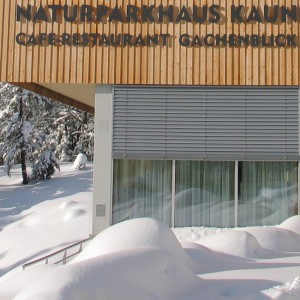 Das Naturparkaus Gachenblick im Naturpark Kaunergrar im Winter