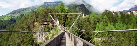 Bungee jumping in Tyrol