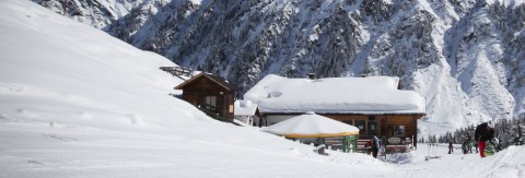 Die Pitztaler Skihütte im Rifflsee Skigebiet auf 1.800 Meter 